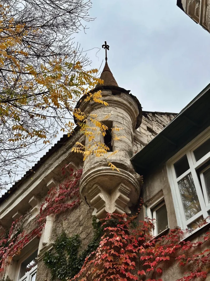 🏰 Дача «Омюр»: мини-замок, который изменил судьбу Чехова