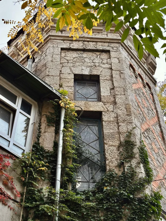 🏰 Дача «Омюр»: мини-замок, который изменил судьбу Чехова