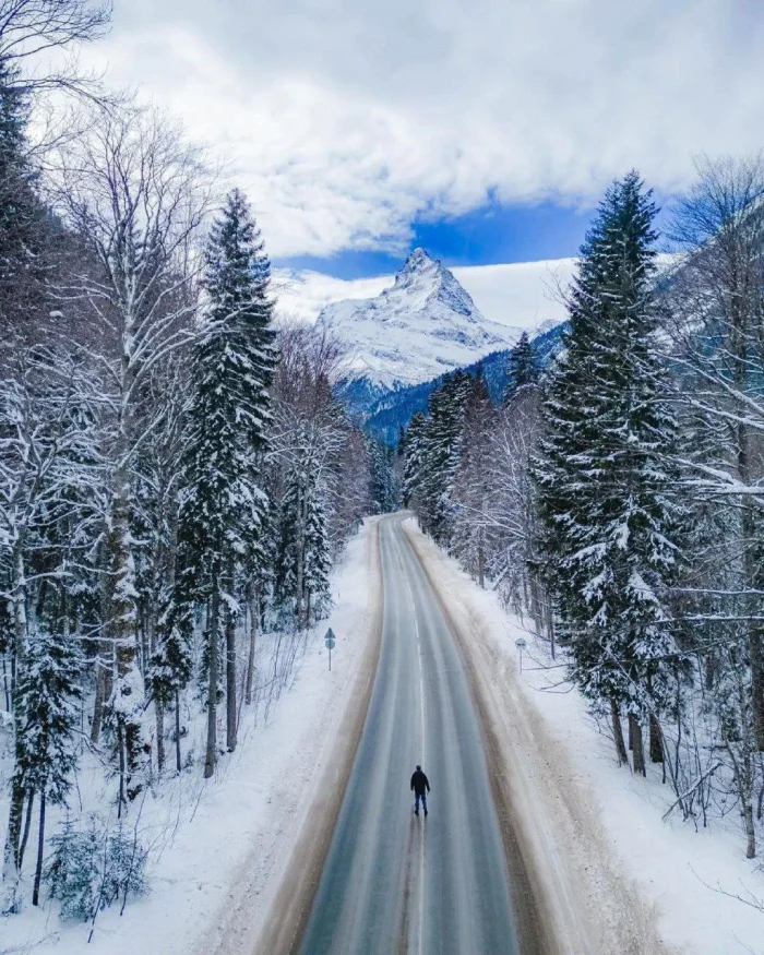 Дорога Теберда — Домбай: зимний маршрут, который покоряет с первого взгляда