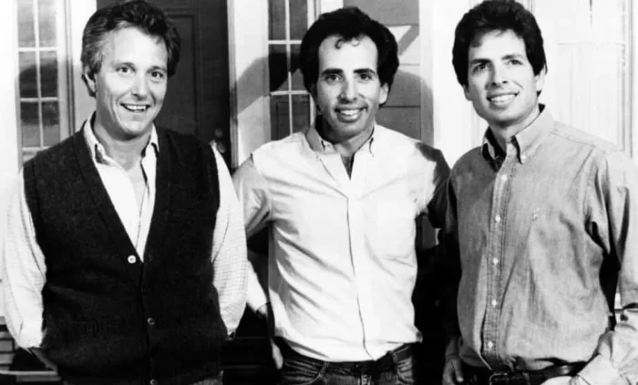 "Голый пистолет": за кадром безумной комедии