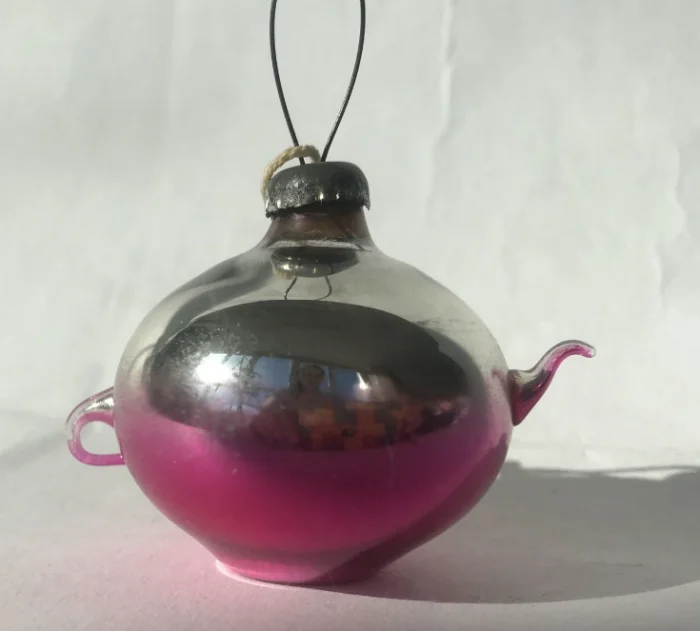 Как производили стеклянные ёлочные игрушки в СССР до 1960-х