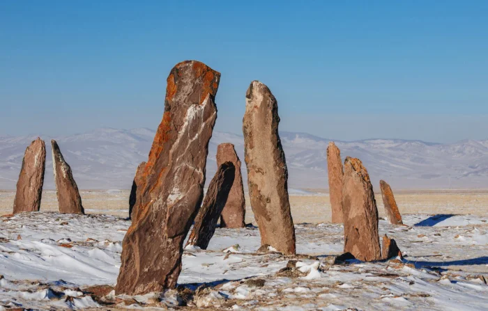 🗿 Каменные стражи Хакасии: Уйбатский Чаатас