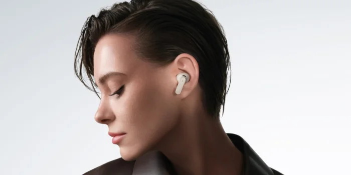 Компания Huawei анонсировала выход беспроводных наушников FreeBuds Pro 5, оснащенных интеллектуальной системой шумоподавления и функцией качественной записи голоса.