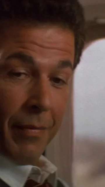 Объяснение найдено: вот почему персонаж был босиком