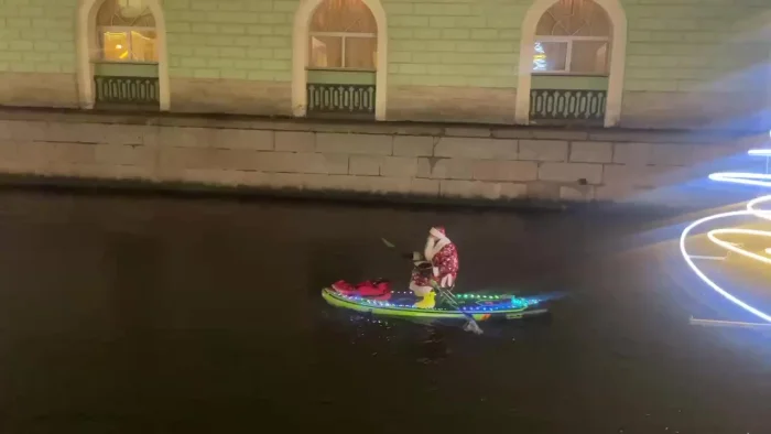 Оригинальные сани у деда