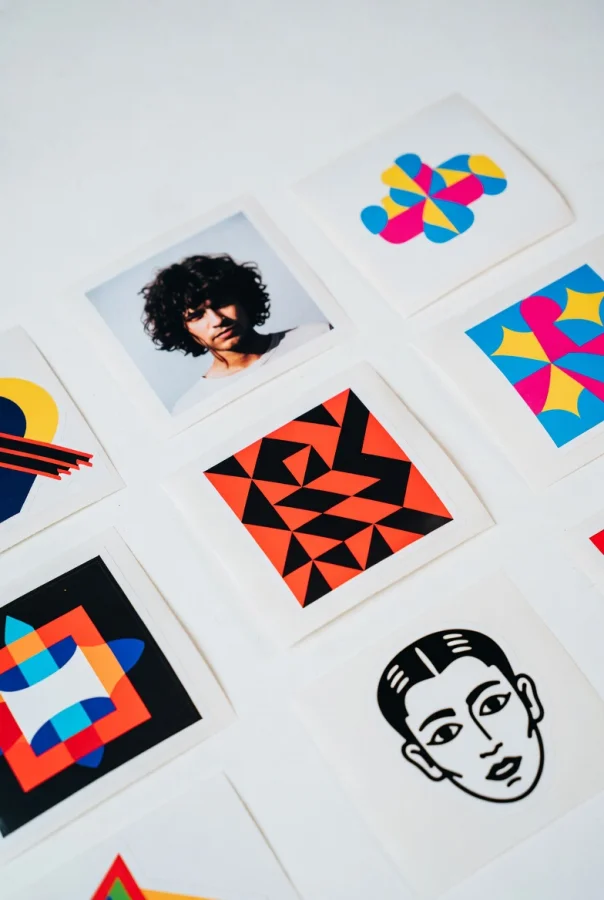 Персонализированные наклейки: идеи и примеры применения