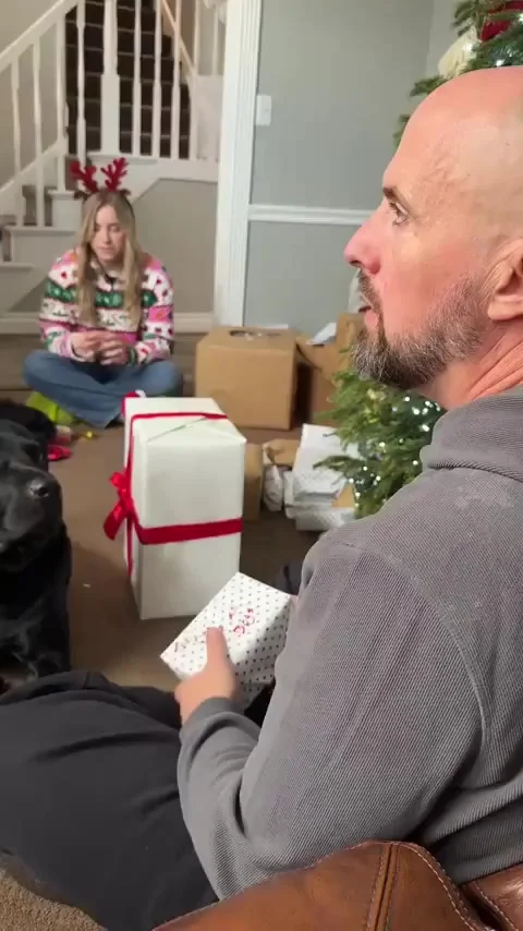 Питомцы тоже любят подарки