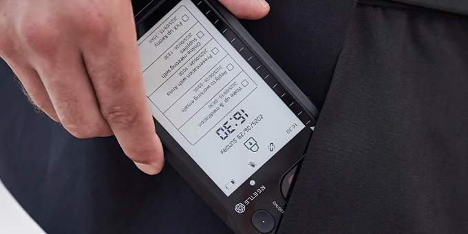 Представлен инновационный чехол SmartInk I для iPhone, оснащенный экраном E-Ink и функцией голосовых заметок