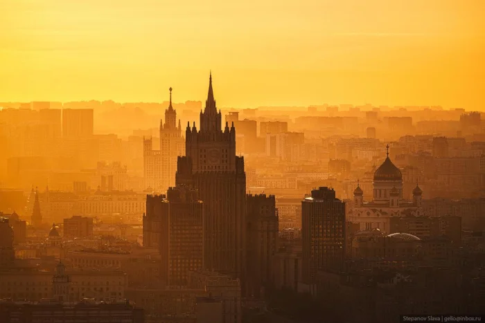 🏢 Здание МИД: сталинская высотка без звезды