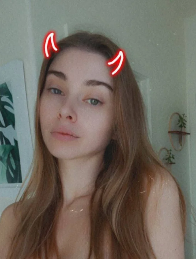 Molly Bennet: Соблазнительная эстетика и натуральная красота