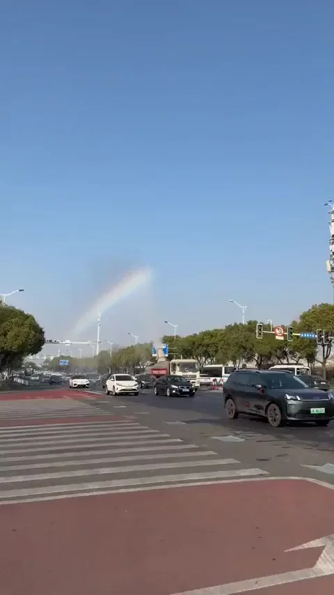 Нарисуй мне радугу, художник!