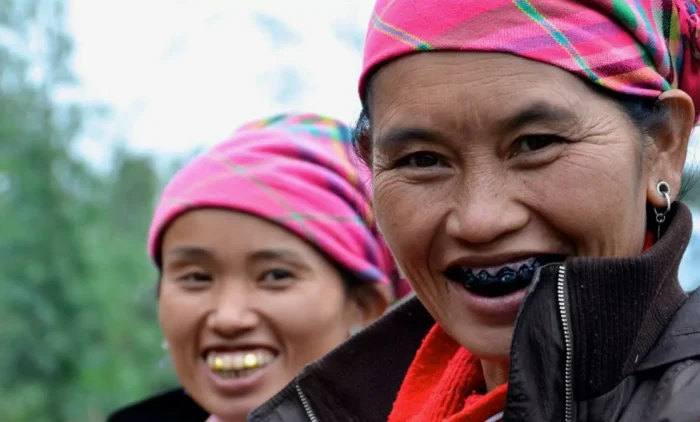 Черные зубы или изгойство: выбор за вами