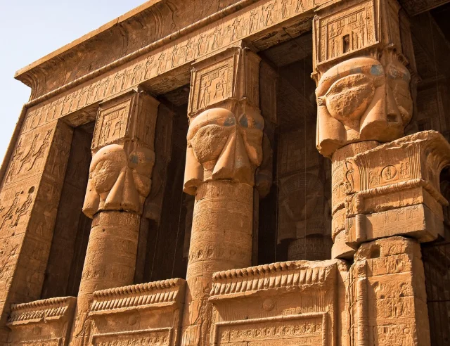 Дендера: один из самых сохранных храмовых комплексов Египта