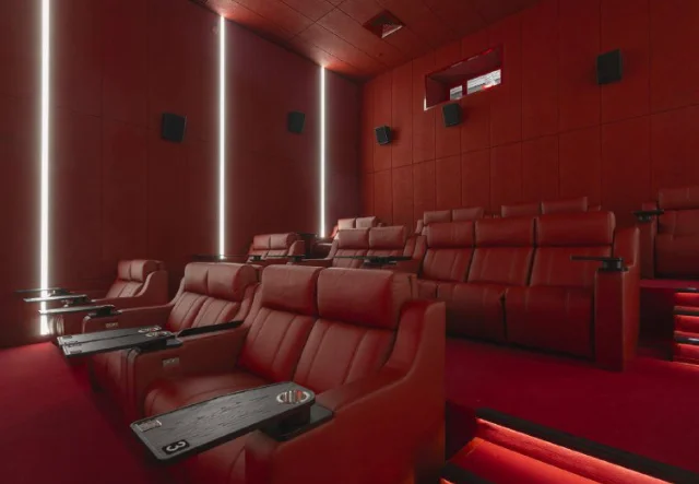 Нестандартный кинотеатр Петербурга