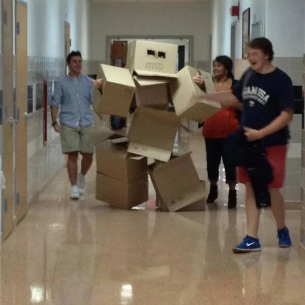 Перезагрузка юмором: Погрузись в мир забавных мемов!