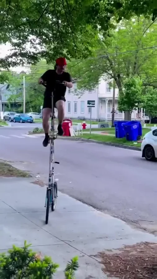 "Изобрёл" велосипед