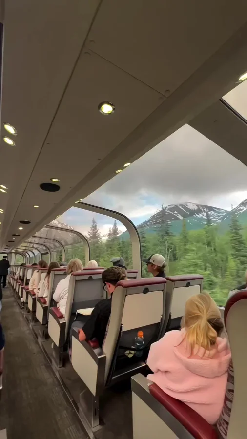 Панорамный поезд на Аляске, маршрут которого называют одним из самых живописных в мире