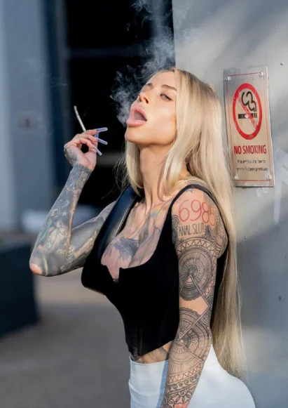 Актриса индустрии для взрослых ищет спутника жизни и заботливого отца для дочери