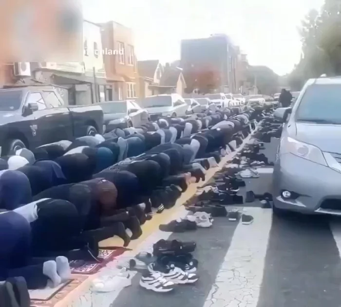 На Аллаха надейся, а верблюда привязывай!