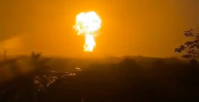 Грязевой вулкан извергается в Колумбии