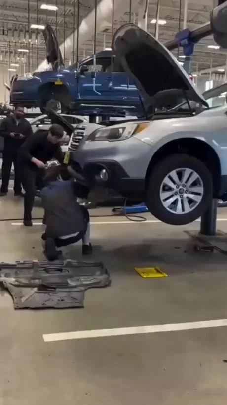 Какая деталь отпала?