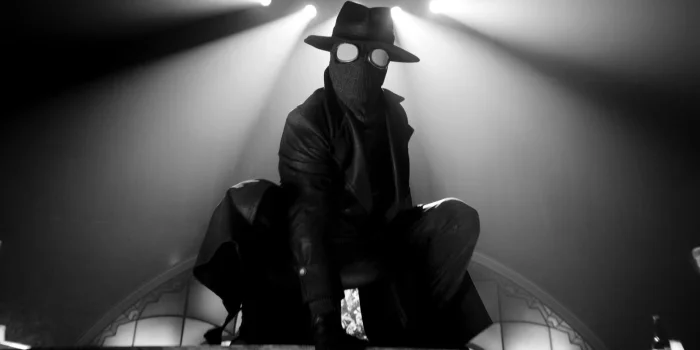 «Паук-Нуар» с Кейджем: первые кадры показывают две цветовые палитры