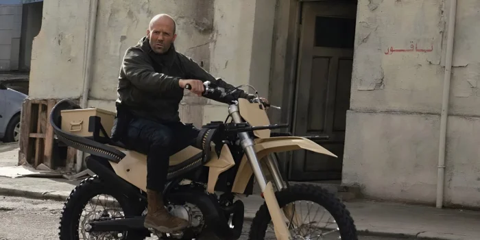 Режиссёр «Дэдпула 2» создаст фильм «Джейсон Стэйтем украл мой байк»