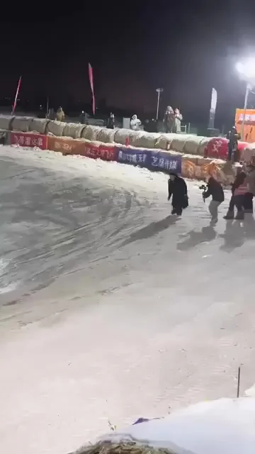 Роллс-Ройс и ледяная чаша