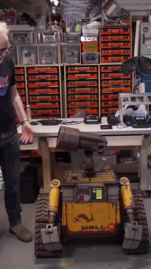 ВАЛЛ-И существует