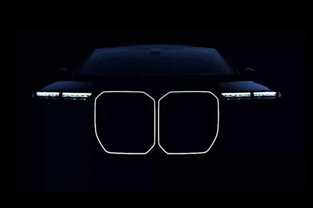 BMW 7 серии показала обновлённый салон и фирменные крупные «ноздри»