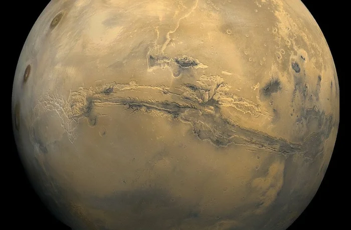 Долины Маринера: как возник самый большой каньон в Солнечной системе