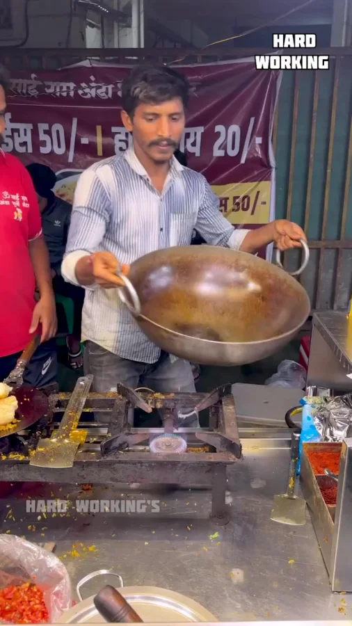 Яичницу будете?