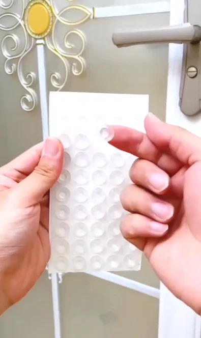 Как избавиться от громких ударов и царапин во всём доме