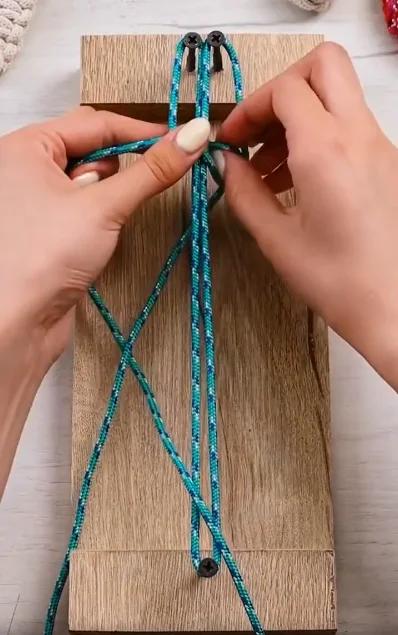 Как сплести себе браслет