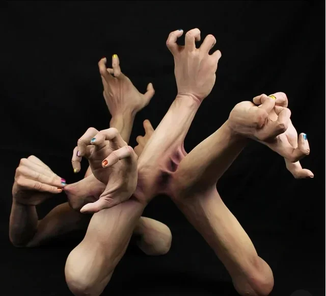 Керамика с мотивами хоррора