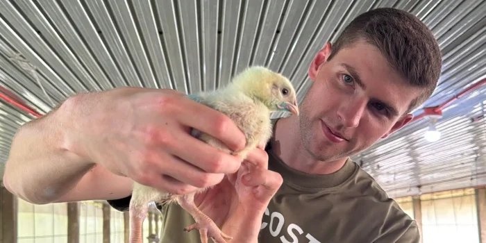 Молодой банкир отказался от крупной зарплаты ради фермы на Филиппинах