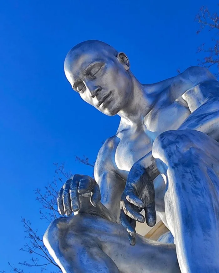 🤍 «Объятия человечества» в парке Галицкого