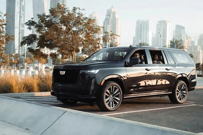 Почему прокат авто в Дубае удобнее такси для путешествий по городу