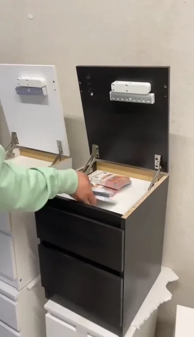 Шикарная тумбочка для заначек