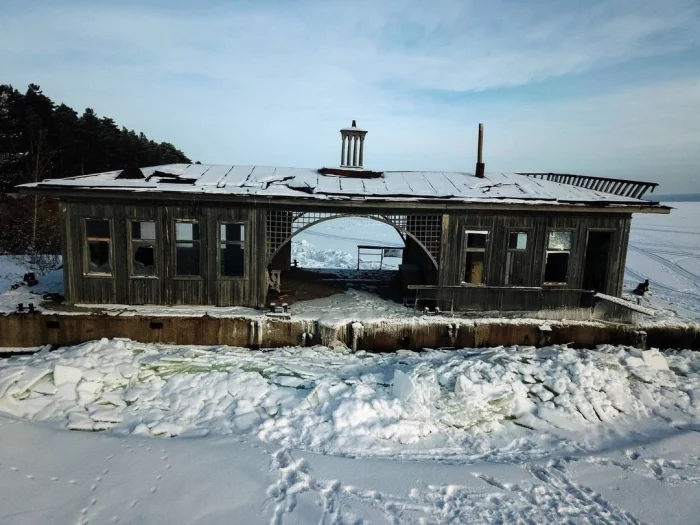 ⚓️ Старый дебаркадер на Обском море