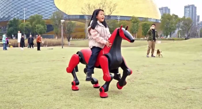 В Китае создали роботизированную лошадь