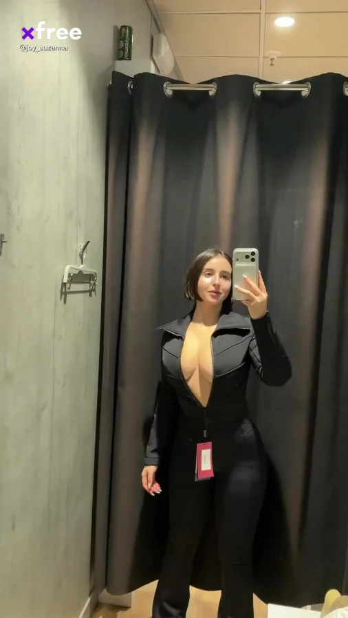 В примерочной