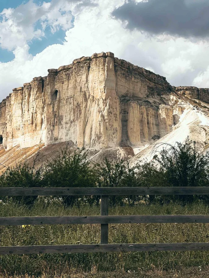 🌄 Белая скала — история в камне