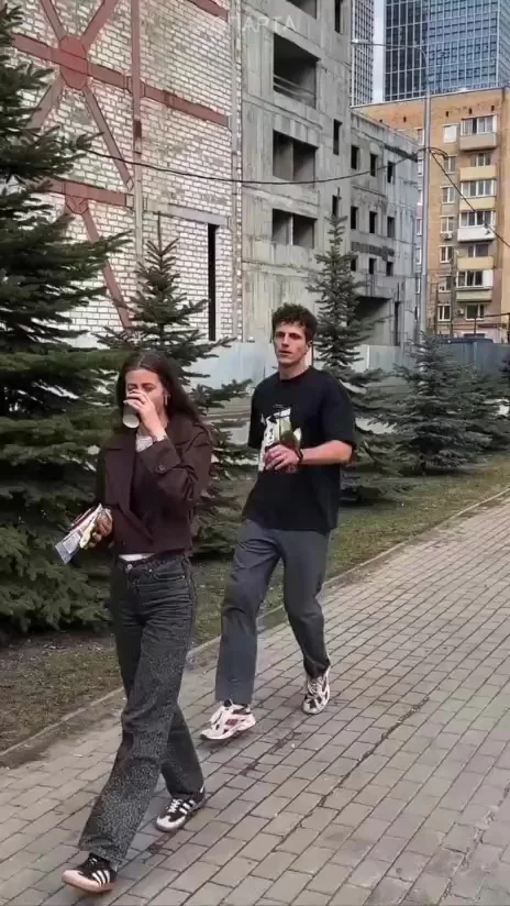 Девушка, не спеши