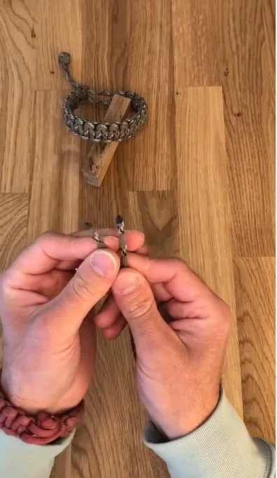 Как сделать браслет из паракорда своими руками⁠