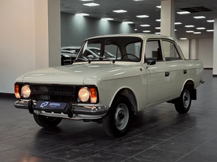 На продажу выставили «капсулу времени» — новый Москвич-412 без пробега