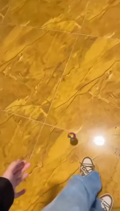 Прикольная игрушка⁠