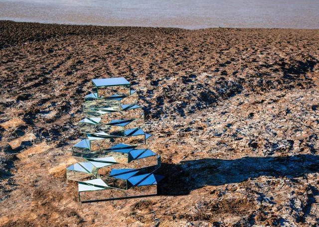 Ширин Абединирад и её подход к превращению пейзажей в иллюзии