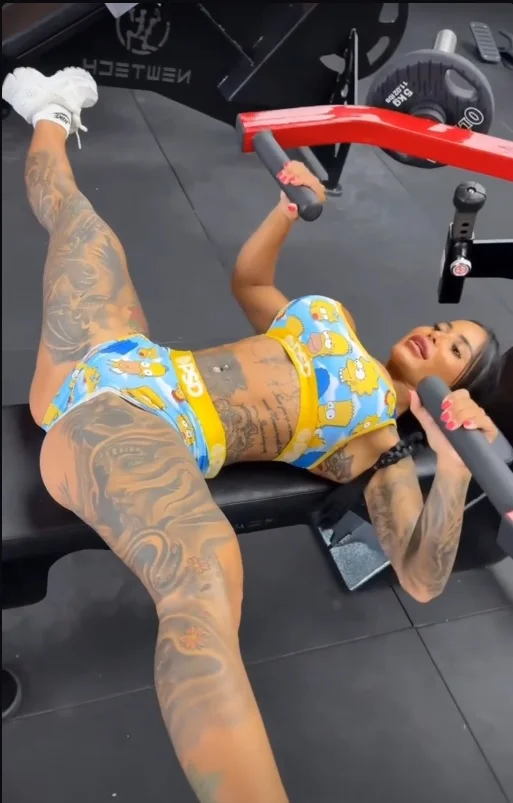 Спортивная и с тату