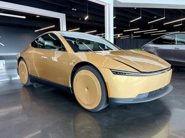 Tesla Cybercab без руля и педалей — по цене Lada Vesta